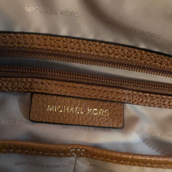 Michael Kors Riley Large Satchel - Picture 5 of 14